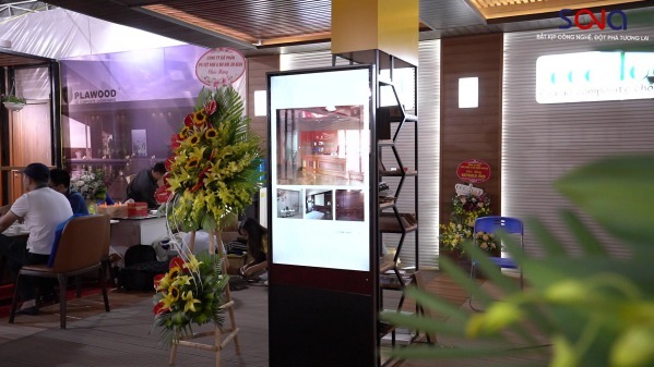 Màn hình quảng cáo chân đứng 55 inch