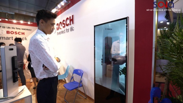 Màn hình quảng cáo chân đứng 43 inch