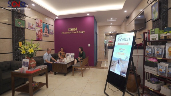 Màn hình quảng cáo chữ A 32 inch