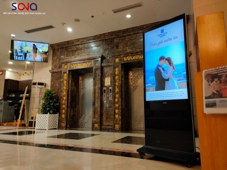 Màn hình quảng cáo treo tường 43 inch